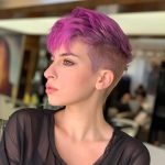 Pixie con ciuffo fucsia - @sabrialkhatib