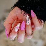 Smalto rosa su unghie a mandorla -@ideas_for_nailart
