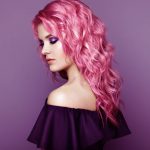 Taglio lungo con colorazione rosa - @adobestock.com
