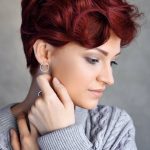 Pixie corto rosso scuro