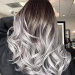Shatush grigio metallizzato su capelli lunghi - @tommyamazinghair