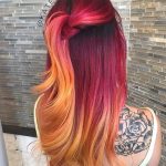 Taglio di capelli lunghi con sfumature arancio - @katencolor