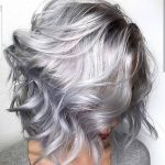 Taglio medio grigio con piega mossa - @wickeddopehair