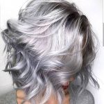 Taglio medio grigio con riflessi lilla - @rossmichaelssalon