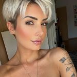 Taglio pixie con base scura e lunghezze chiare - @jejojejo87