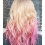 Balayage bicolorato biondo e fucsia