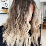 Balayage ciocche biondo platino