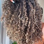 Balayage su capelli ricci lunghi - @curlssbyylexx