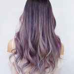 Capelli lunghi violetto