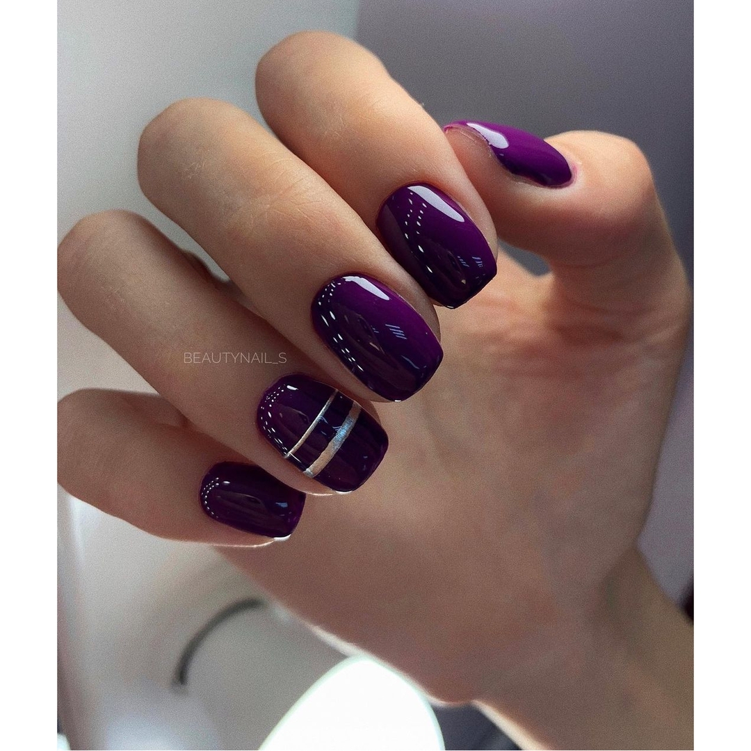 Smalto viola molto scuro - @ideas_for_nailart