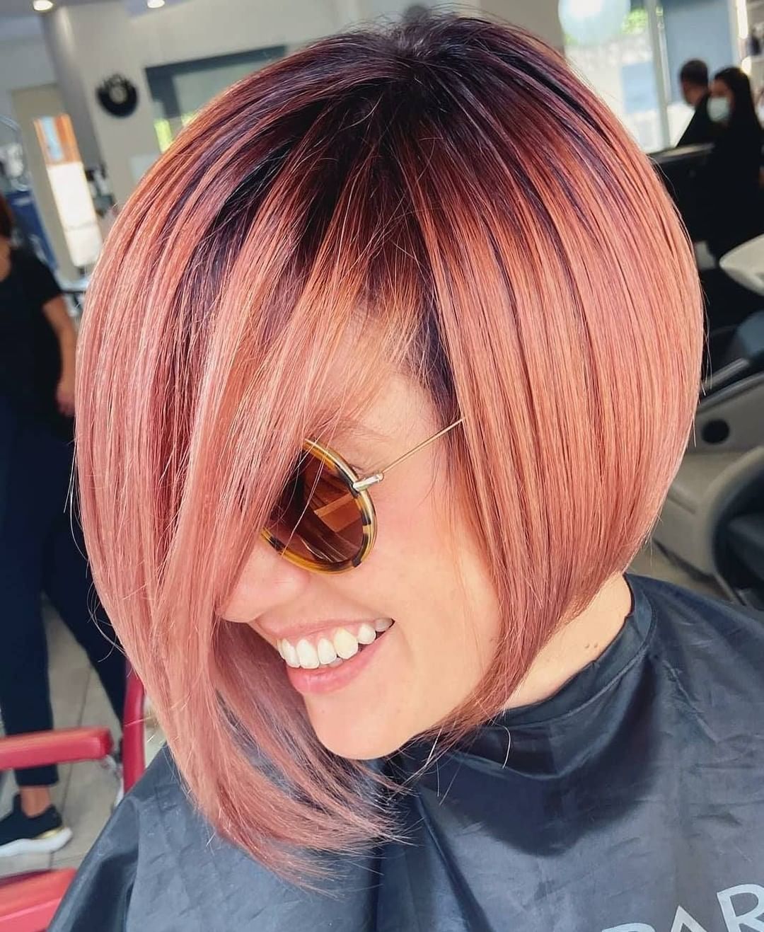 Caschetto medio dalle sfumature rosa - @behindthechair_com