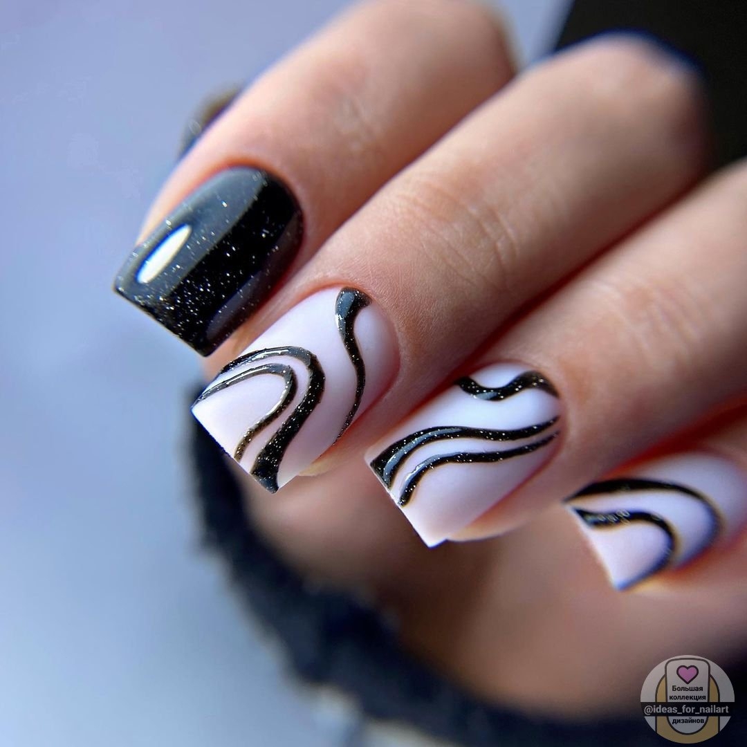 Unghie bianche e nere quadrate - @ideas_for_nailart