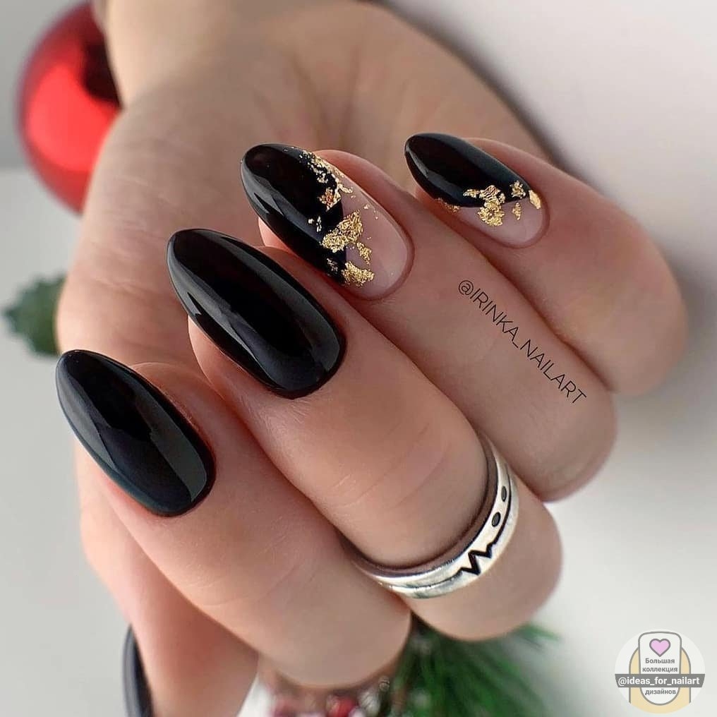 Unghie tonde con smalto nero - @ideas_for_nailart