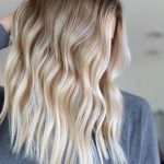 balayage biondo ondulato