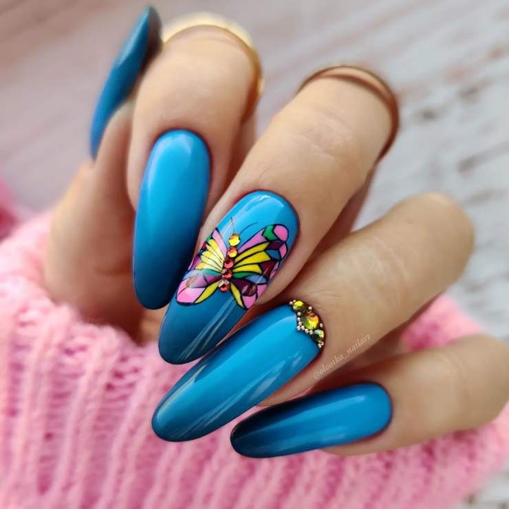 farfalla manicure nail art tendenza @olootka_nailart