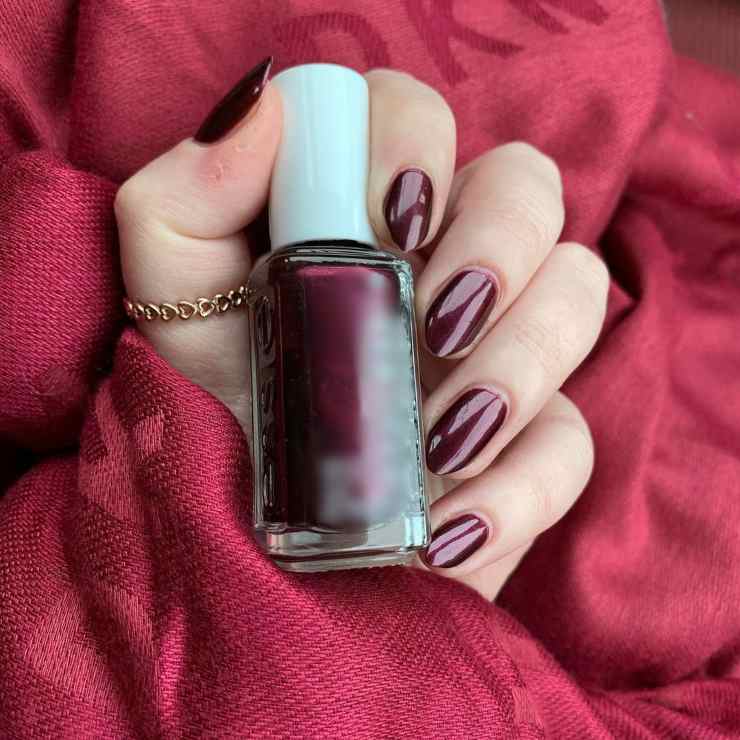 skittles bordeaux unghie tendenze @charliisnails