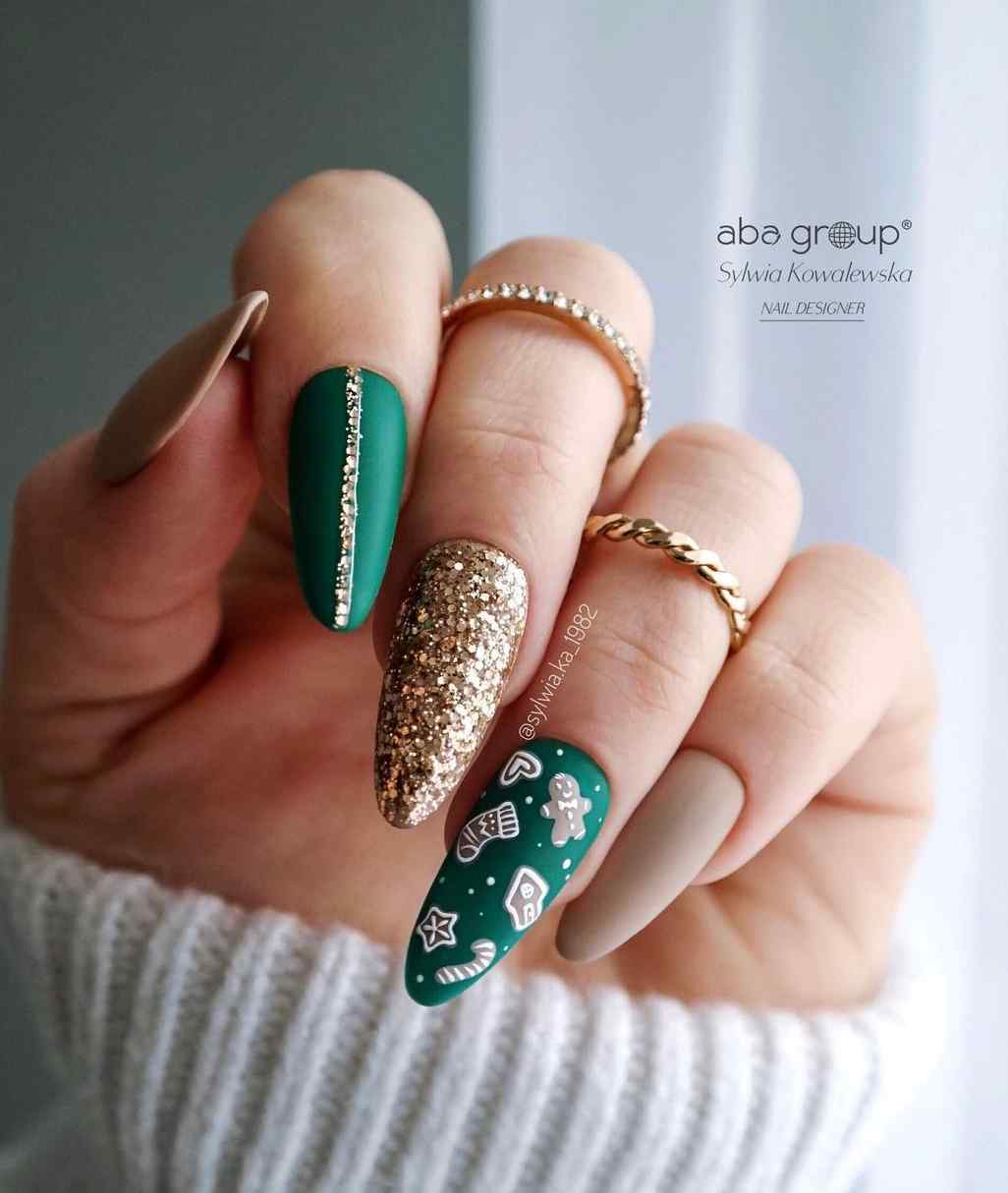 Nail Art Natale glitter biscotti 06-12-2022