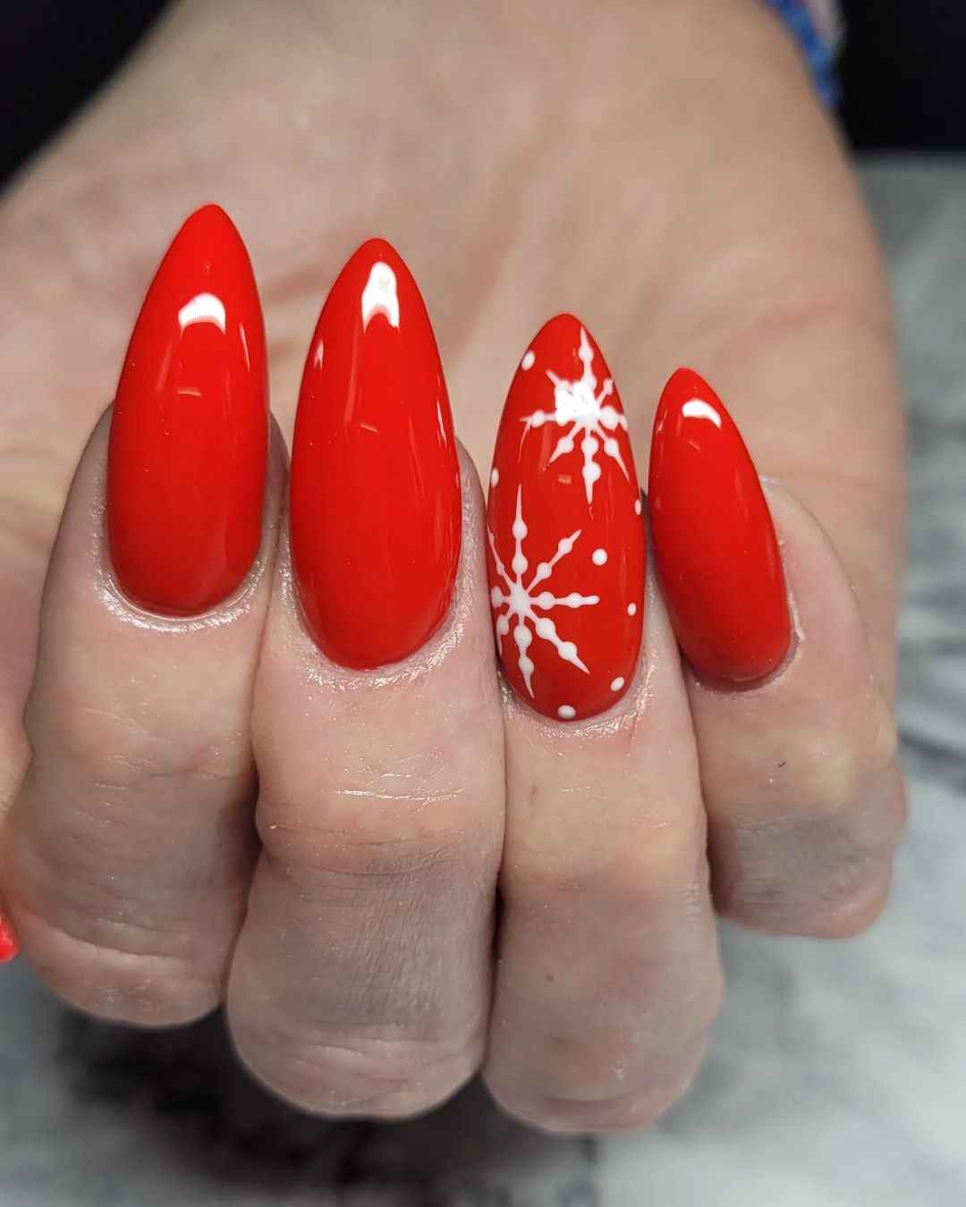 Nail Art Natalizia fiocchi neve 20-12-2022