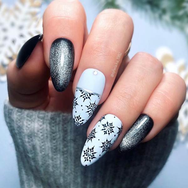 Nail Art natale fiocchi di neve 06-12-2022