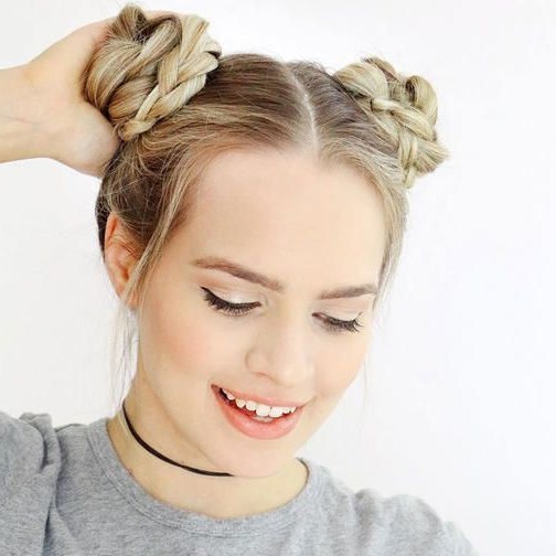 Pin @lilyhair Doppio chignon trecce 08-12-2022