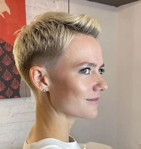 Pixie Cut Oro Natale dyachenkohairstyle 11-12-2022