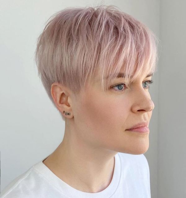 Pixie Cut occhi chiari platino rosa tenue