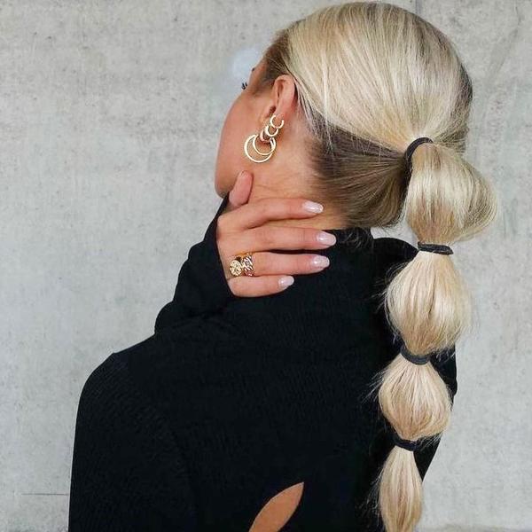 Acconciatura bubble ponytail
