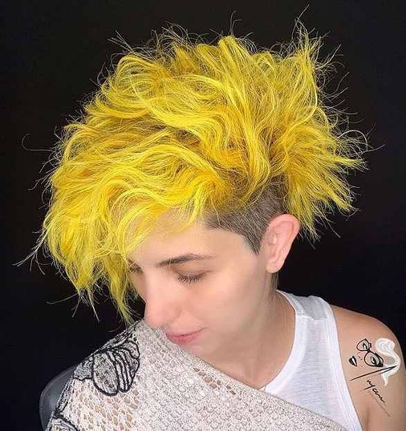 guyannescissorshands Pixie Cut bicolor giallo fluo 12-12-2022