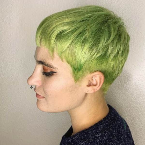 hairy.moon Pixie Cut verde chiaro 19-12-2022