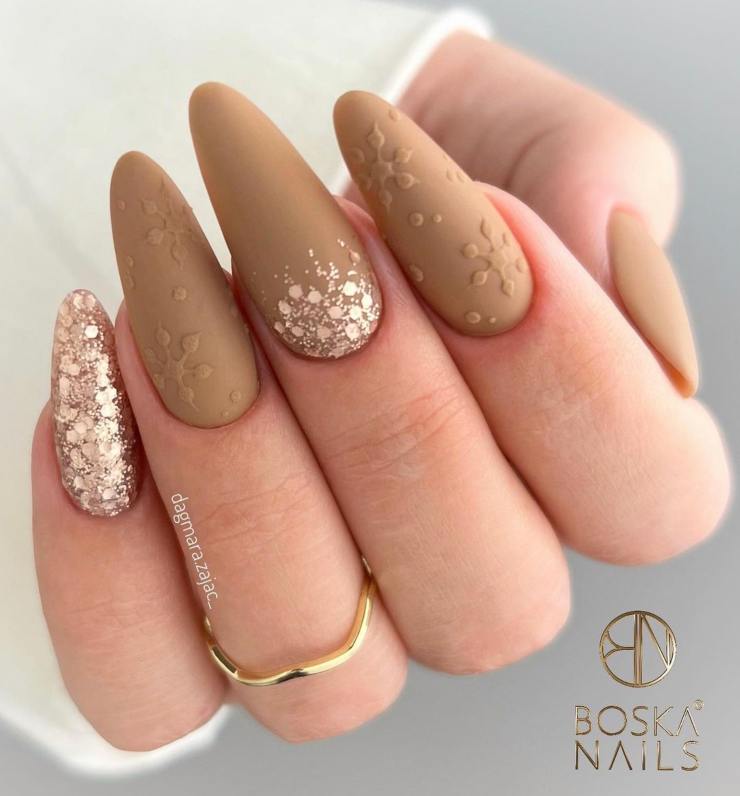 neutre con aurum manicure di Natale @dagmara.zajac_