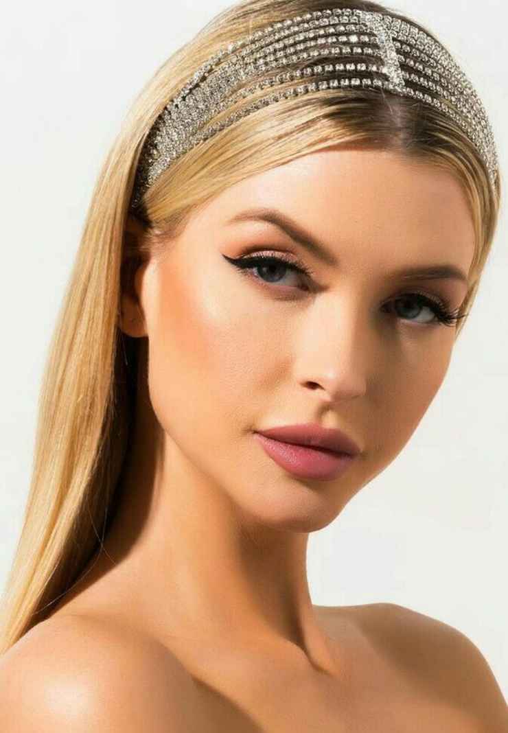 Acconciature gioiello feste strass