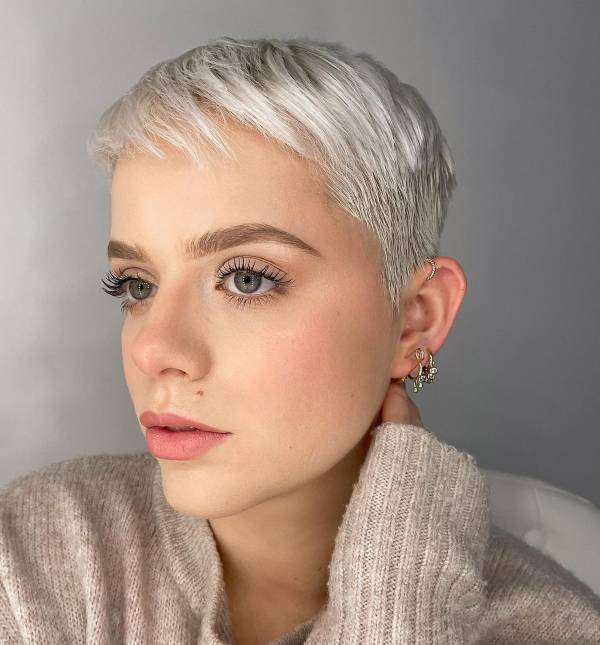 tinietashaa Pixie Cut platino silver Natale 11-12-2022