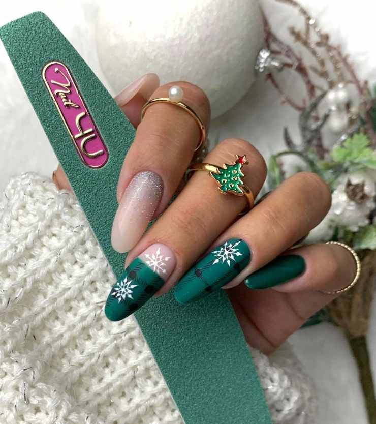 con verde tendenze Nail Art