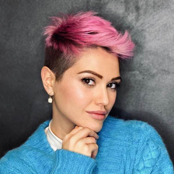 vitosalino_official Pixie Cut bicolor rosa 12-12-2022