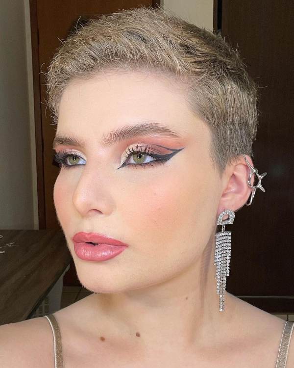 pixie cut sexy