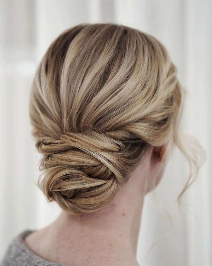 chignon biondo intrecciato