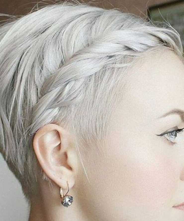 pixie cut con treccia