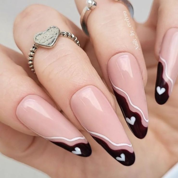 Nail Art San Valentino con cuori french laterale