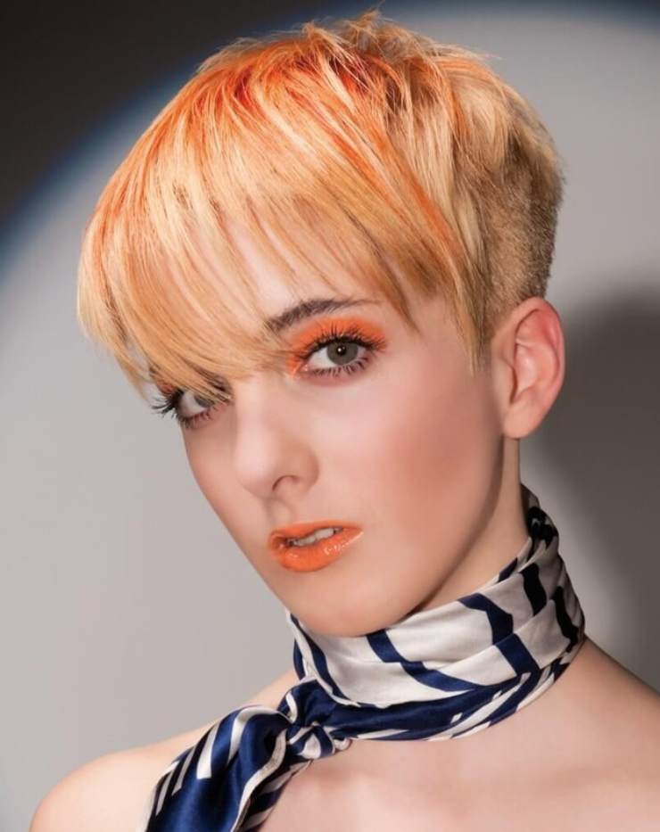 pixie cut biondo sfumatura