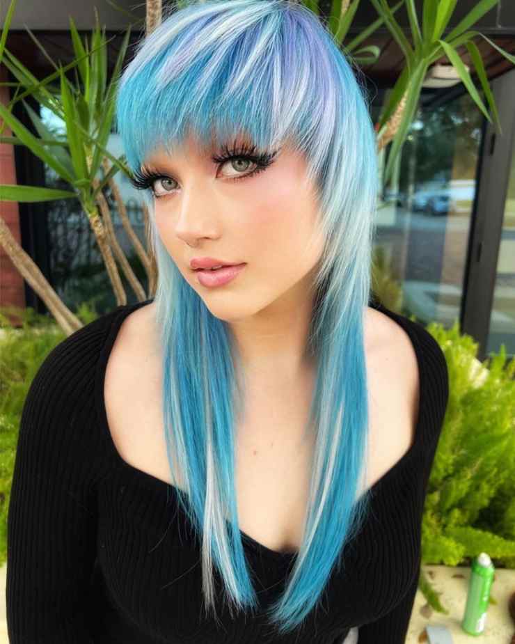 tagli di capelli viso allungato lungo stile emo