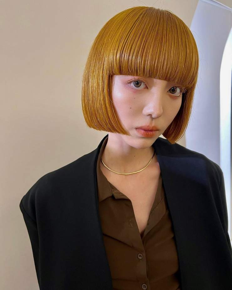 moda e tagli di capelli ragazze basse, hair bob geometrico