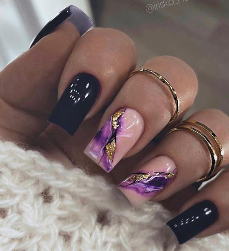 Nail Art di Primavera nere e rosa