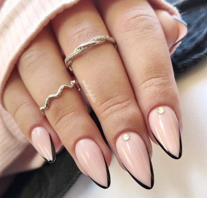 nail art nere con french