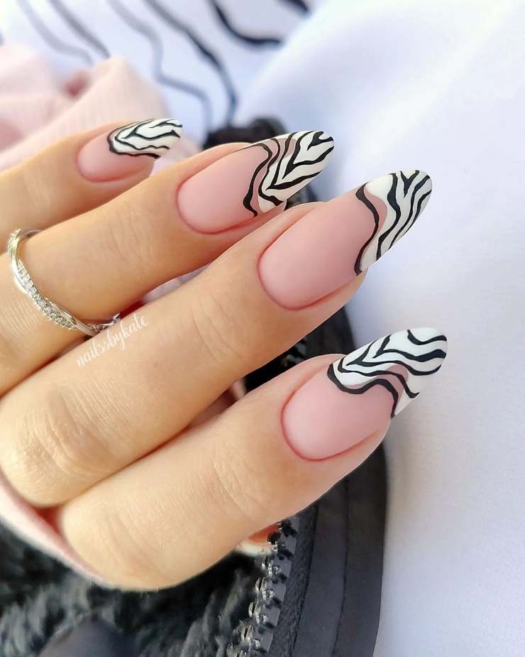 nail art nere nere zebrate
