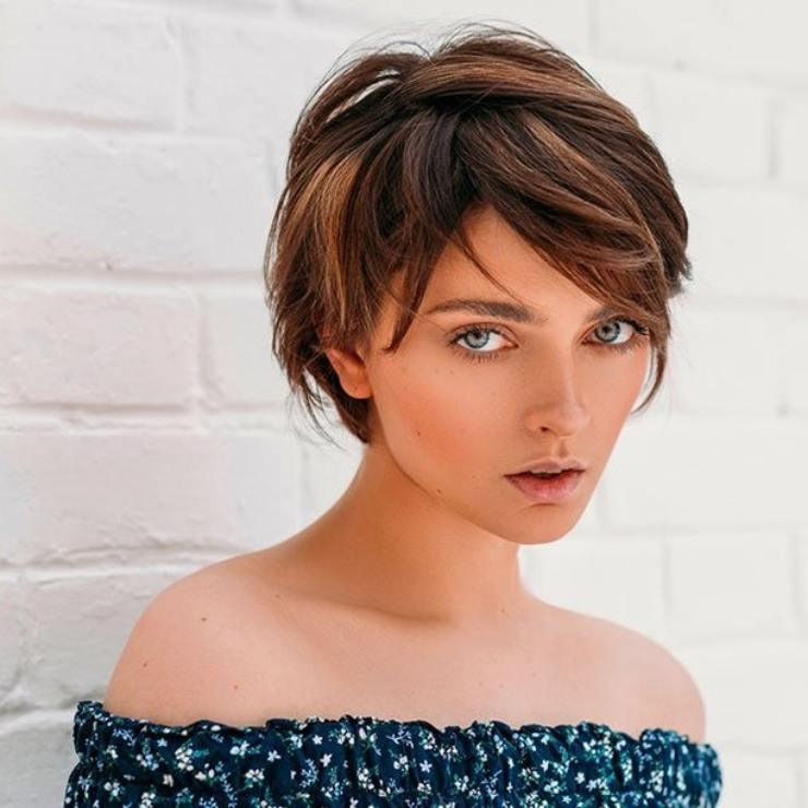 Bixie cut taglio corto castano