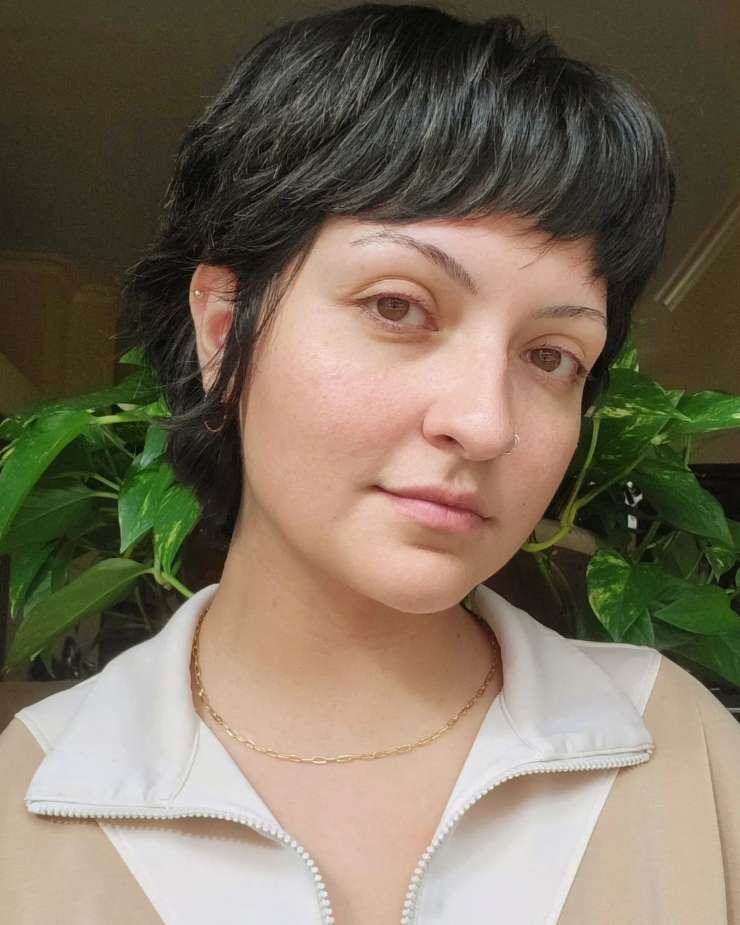 Mixie cut taglio corto moro