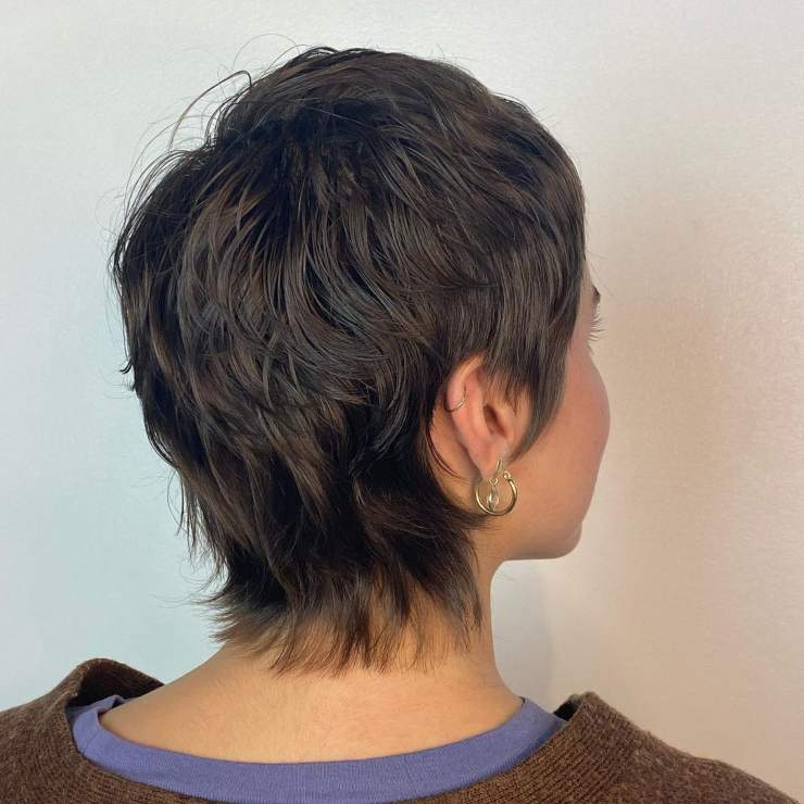 Mixie cut taglio corto moro