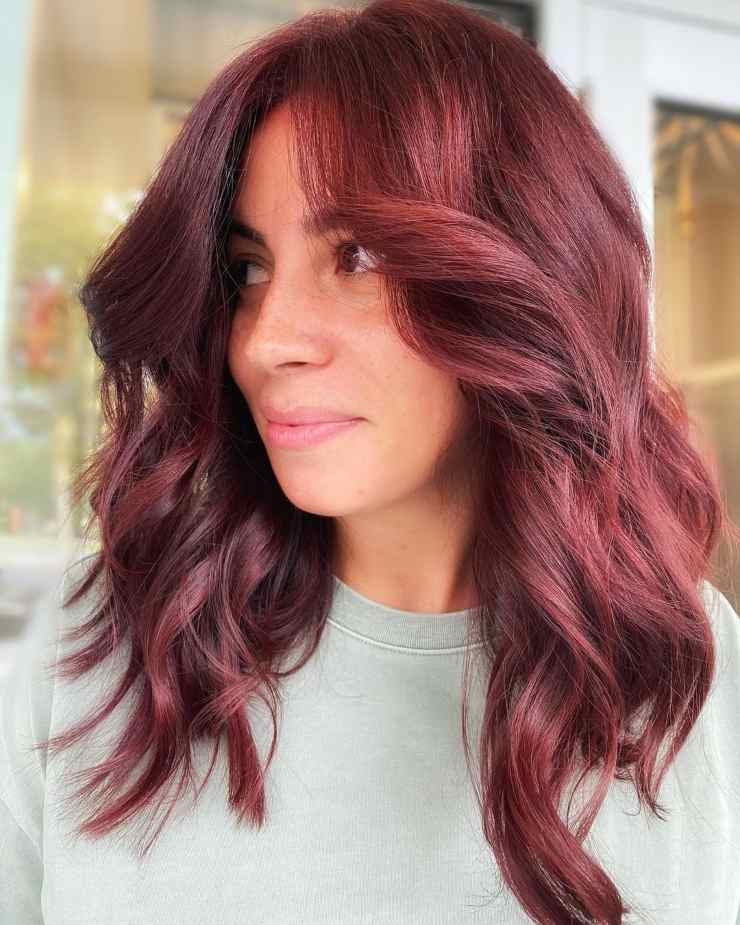 hair idea ragazze basse taglio midi bordeaux rosso