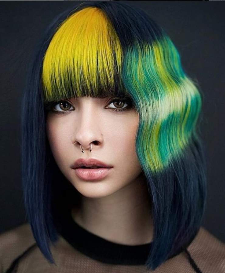 Come può tagliare i capelli chi ha la fronte alta