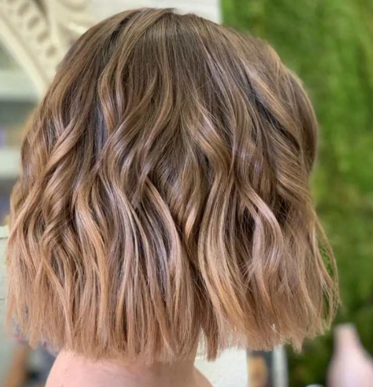 ragazze basse hair bob di lato